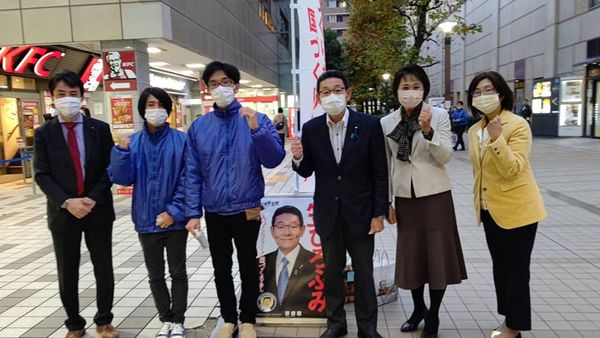 新百合ヶ丘駅南口で街頭演説会